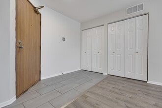 46 Gant Cir in Streamwood, IL - Building Photo - Building Photo