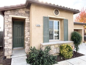 4304 Strathmore Pl in Merced, CA - Building Photo - Building Photo