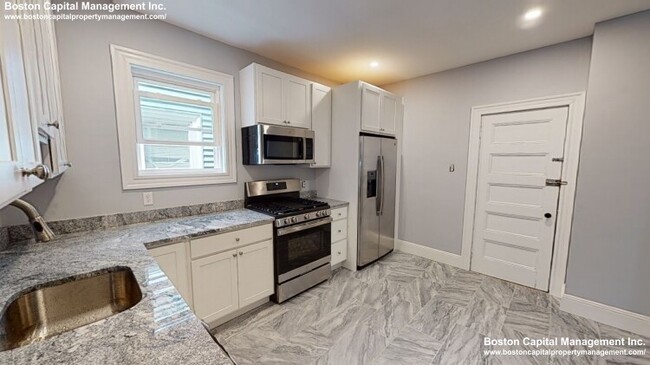 3 Carson St, Unit 2 in Boston, MA - Building Photo - Building Photo