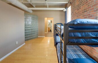 1211 Howard St, Unit 302 in Omaha, NE - Building Photo - Building Photo