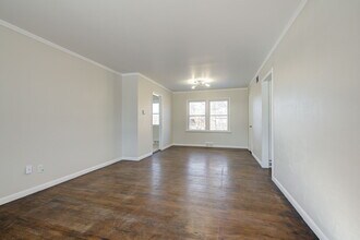 2501 Ashley Dr in The Village, OK - Building Photo - Building Photo