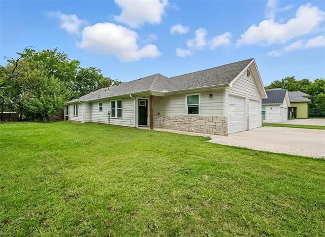 property at 910-914 N Throckmorton St