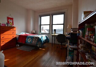 17 Cummings Rd, Unit 2 in Boston, MA - Building Photo - Building Photo