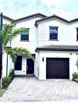 15903 SW 2nd Pl in Pembroke Pines, FL - Building Photo