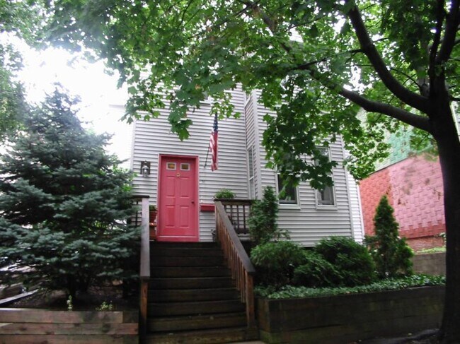 30 Ivaloo St in Somerville, MA - Building Photo - Building Photo