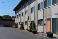 Terrace View in Portland, OR - Building Photo - Building Photo