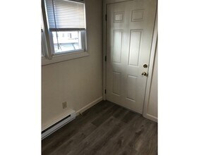 16 Jouvette St-Unit -C2 in New Bedford, MA - Foto de edificio - Building Photo