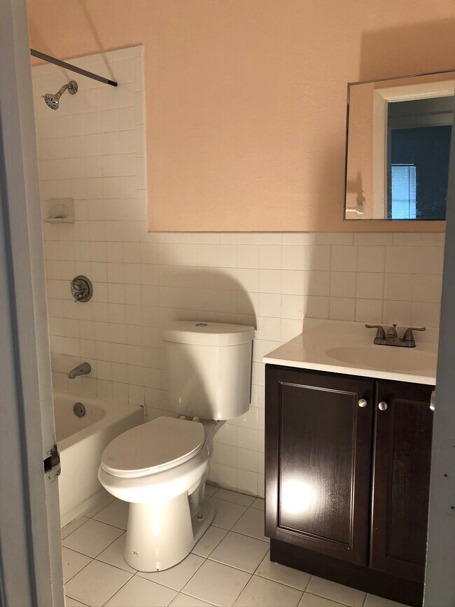 641 Kathy Ln, Unit B in Margate, FL - Building Photo - Building Photo
