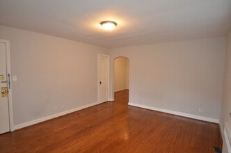 6320 Kennedy Ave, Unit 2 in Cincinnati, OH - Building Photo - Building Photo