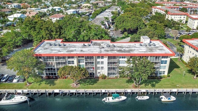 3000 NE 48th Ct, Unit #101 First Floor in Lighthouse Point, FL - Building Photo - Building Photo