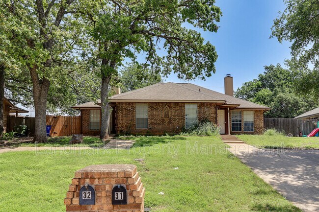 32 Shady Valley Ct in Mansfield, TX - Building Photo - Building Photo