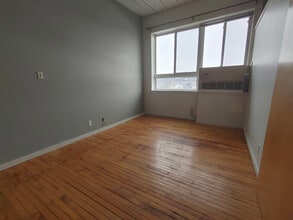 35 Water St S in Cambridge, ON - Building Photo - Building Photo