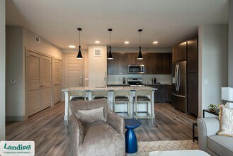 6107 E Riverside Dr in Austin, TX - Building Photo - Building Photo