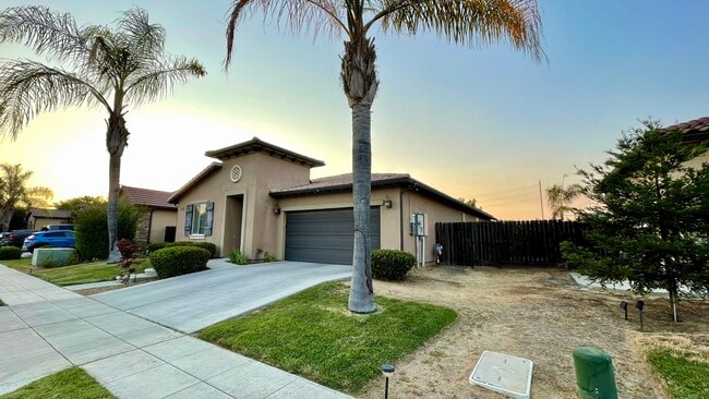 5927 E Burns Ave in Fresno, CA - Building Photo - Building Photo