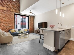 The Watkins at Shockoe in Richmond, VA - Foto de edificio - Building Photo