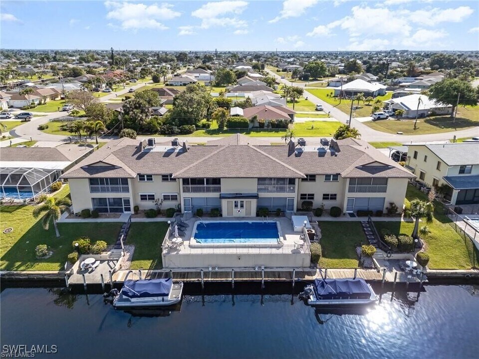 3612 SE 12th Ave in Cape Coral, FL - Building Photo