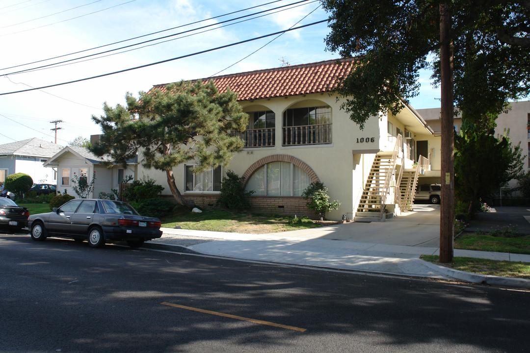 1006 E Lexington Dr in Glendale, CA - Building Photo