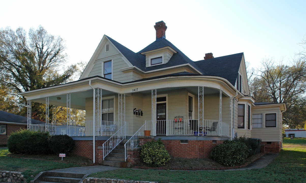 1417 Watts St in Durham, NC - Foto de edificio