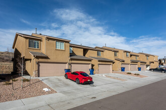 Residence at Stratmoor in Colorado Springs, CO - Foto de edificio - Building Photo