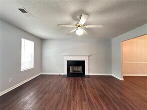 1109 Erie Cir in Stone Mountain, GA - Building Photo - Building Photo