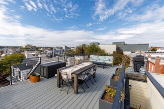 503 1/2 Park Rd NW in Washington, DC - Building Photo - Building Photo