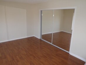 3970 Ingraham St in San Diego, CA - Building Photo - Building Photo