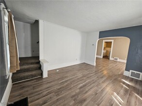 1201 Smithfarm Ave in Akron, OH - Building Photo - Building Photo