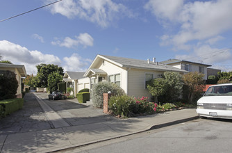 1459 Gordon St in Redwood City, CA - Building Photo - Building Photo