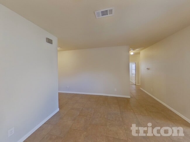 8405 Weeping Cherry Ln in Fort Worth, TX - Building Photo - Building Photo