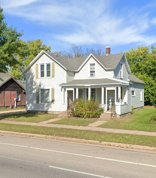 908 Water St in Eau Claire, WI - Building Photo