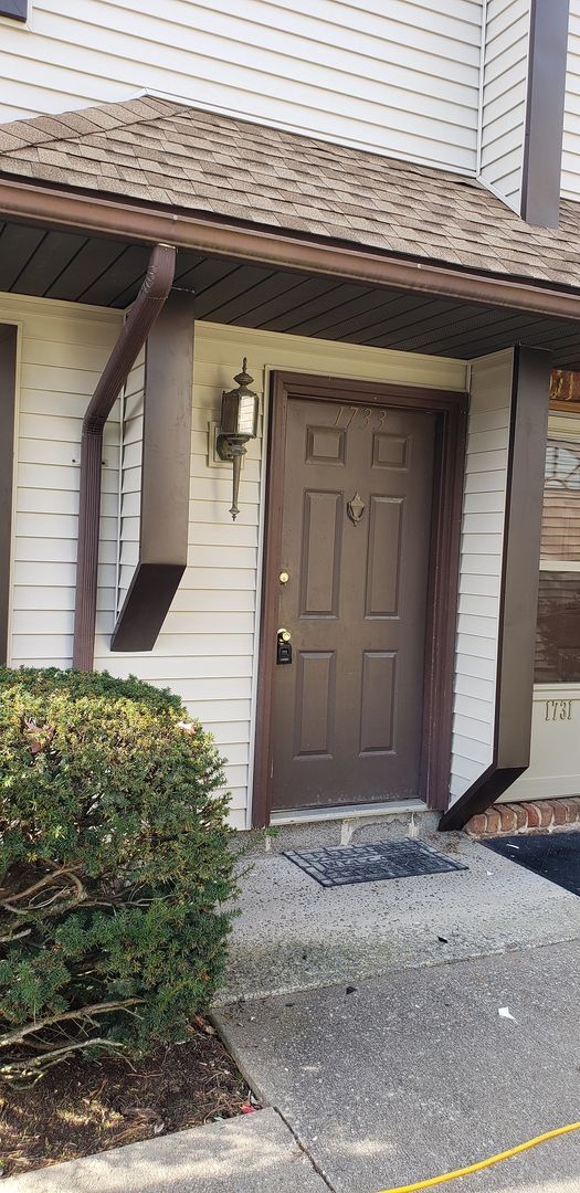 property at 1733 Blue Course Dr