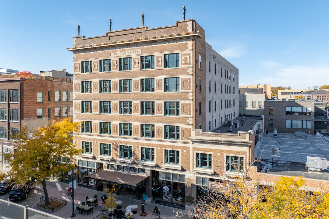 The Carpenter in Sioux Falls, SD - Foto de edificio