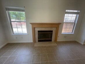 2813 Toronja Way in Sacramento, CA - Building Photo - Building Photo