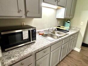 4028 N Illinois Ave, Unit 11 in Peoria Heights, IL - Building Photo - Building Photo