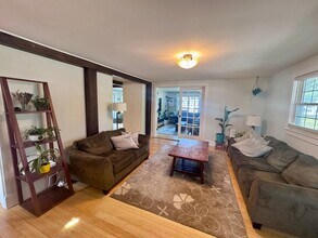 97 Meredith Way in Portsmouth, NH - Building Photo - Building Photo
