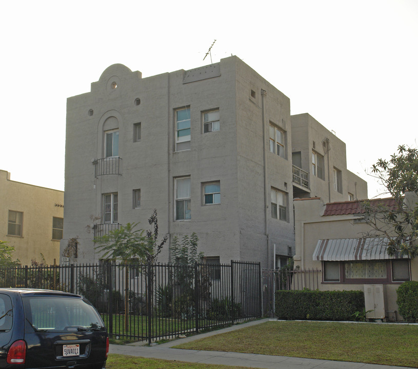 1131 Lodi Pl in Los Angeles, CA - Building Photo