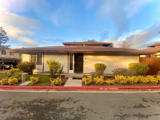 property at 42834 Vía Navarra