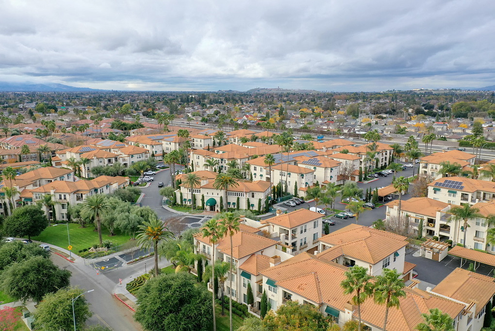Palma Sorrento at Palm Valley in San Jose, CA - Building Photo