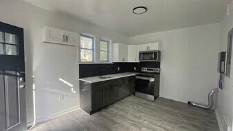 1132 W 8th St, Unit 2nd Floor in Chester, PA - Building Photo