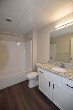 217 Rockingham Rd in Londonderry, NH - Building Photo - Building Photo