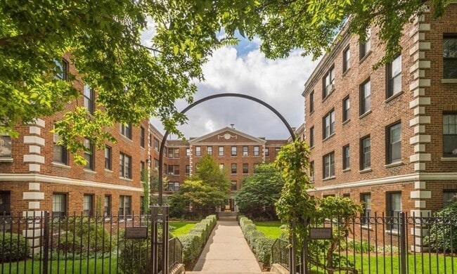 66 Queensberry St, Unit 317 in Boston, MA - Foto de edificio - Building Photo