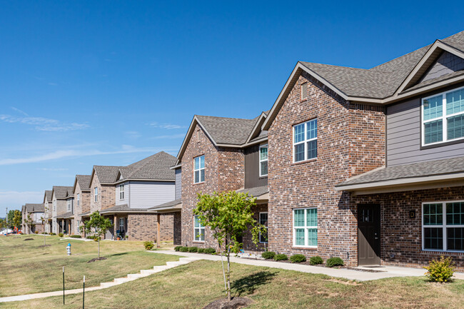 Talmoore Townhomes in Springdale, AR - Building Photo - Building Photo