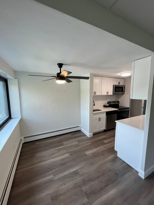 Country Club Apartments