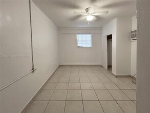 1079 NW 112th Terrace in Miami, FL - Building Photo - Building Photo