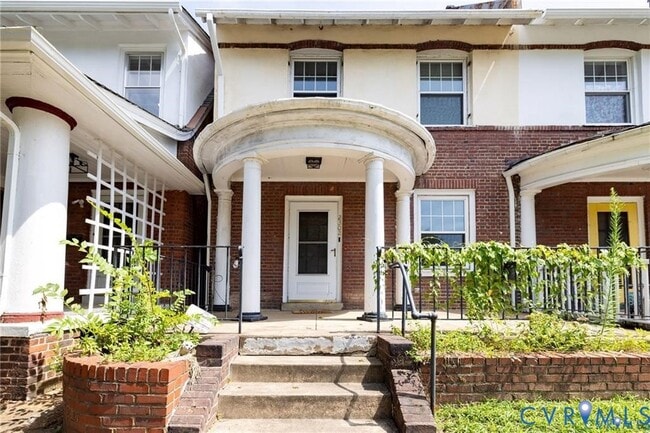 property at 2302 Maplewood Ave