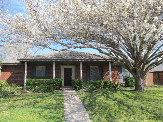 829 Baxter Dr in Plano, TX - Building Photo