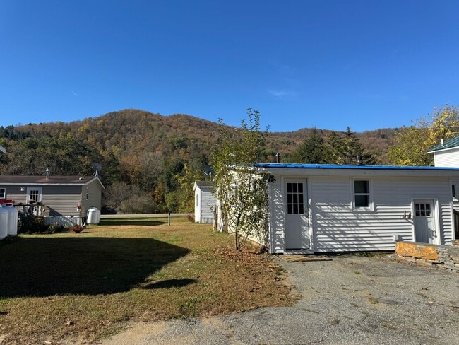 41 K and L Ct in Sharon, VT - Building Photo - Building Photo