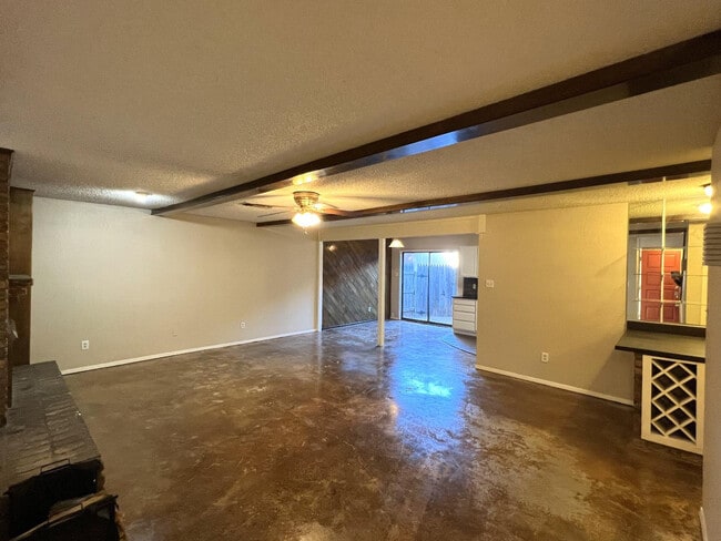8633 Knoxville Dr in Lubbock, TX - Building Photo - Building Photo