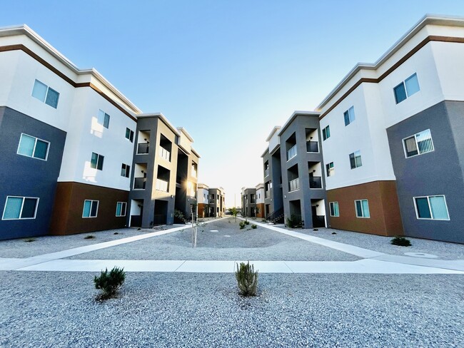 The Sonoran in Yuma, AZ - Foto de edificio - Building Photo