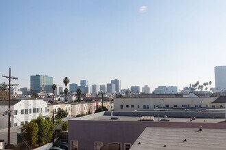 Cozy & Contemporary Studio in Koreatown in Los Angeles, CA - Building Photo - Building Photo
